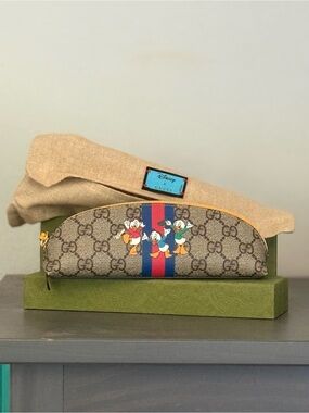Gucci x Disney GG Canvas pencil case/Pouch with Huey Dewey and Louie, New